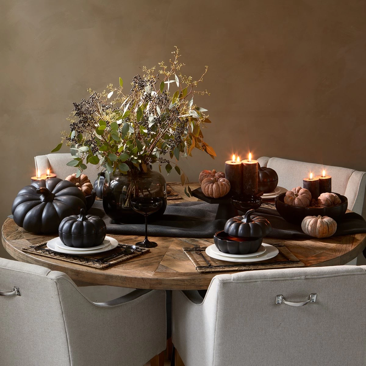 Riviera Maison Voorraadpot Met Deksel - Pumpkin Decoration Bowl - Zwart - Maat XL 9 Riviera Maison Voorraadpot Met Deksel - Pumpkin Decoration Bowl - Zwart - Maat XL - Afbeelding 7