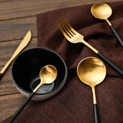 Timmers Trading Bestekset 6 Persoons - Gouden Bestek - Bestekset Goud 24 Delig - Vaatwasserbestendig 19 Timmers Trading Bestekset 6 Persoons - Gouden Bestek - Bestekset Goud 24 Delig - Vaatwasserbestendig -Kook Verkoop 1200x1200 1343