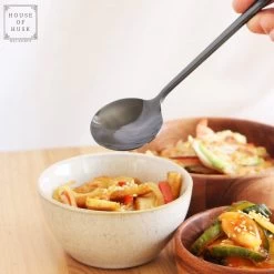 House Of Husk 1 Persoons Chopstick Set - 1 Paar Metalen Koreaanse Eetstokjes - Inclusief Eetlepel En Houder - RVS - Metaal - Eetstokjes - Koreaans - Vaatwasserbestendig - Sushi Chopsticks - Noodles - Zwart -Kook Verkoop 1200x1200 1537