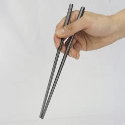 House Of Husk 1 Persoons Chopstick Set - 1 Paar Metalen Koreaanse Eetstokjes - Inclusief Eetlepel En Houder - RVS - Metaal - Eetstokjes - Koreaans - Vaatwasserbestendig - Sushi Chopsticks - Noodles - Zwart -Kook Verkoop 1200x1200 1540