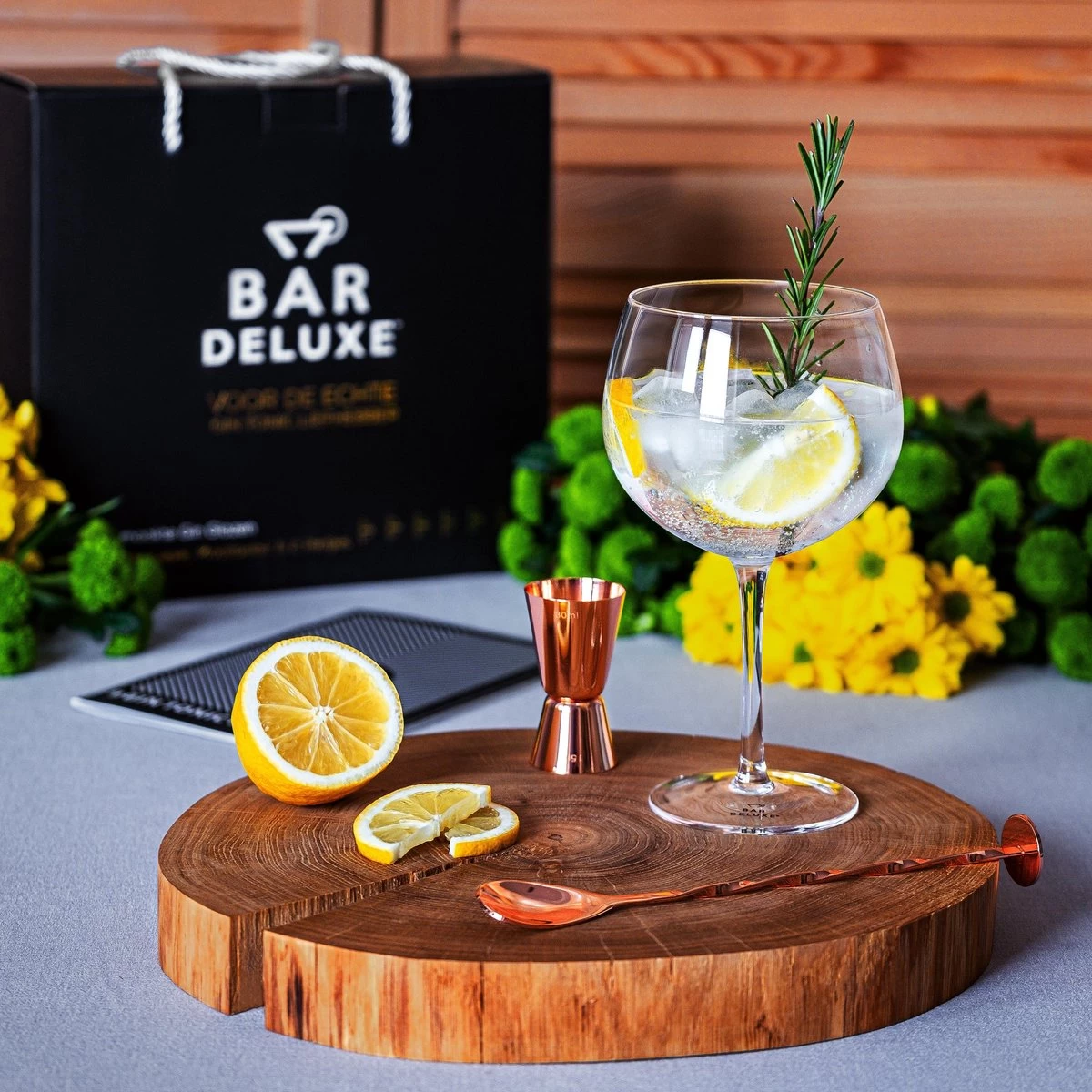 BarDeluxe® Gin Tonic Glazen - Gin Tonic Geschenkset - Handgeblazen - Gin Glazen - 2 Stuks - Gin Set - Kristal - Inclusief 2 Gin Glazen, Gin Tonic Lepel, Maatbeker, 2 RVS Rietjes & Receptenboekje 5 BarDeluxe® Gin Tonic Glazen - Gin Tonic Geschenkset - Handgeblazen - Gin Glazen - 2 Stuks - Gin Set - Kristal - Inclusief 2 Gin Glazen, Gin Tonic Lepel, Maatbeker, 2 RVS Rietjes & Receptenboekje - Afbeelding 3