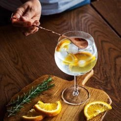 BarDeluxe® Gin Tonic Glazen - Gin Tonic Geschenkset - Handgeblazen - Gin Glazen - 2 Stuks - Gin Set - Kristal - Inclusief 2 Gin Glazen, Gin Tonic Lepel, Maatbeker, 2 RVS Rietjes & Receptenboekje 11 BarDeluxe® Gin Tonic Glazen - Gin Tonic Geschenkset - Handgeblazen - Gin Glazen - 2 Stuks - Gin Set - Kristal - Inclusief 2 Gin Glazen, Gin Tonic Lepel, Maatbeker, 2 RVS Rietjes & Receptenboekje -Kook Verkoop 1200x1200 1746