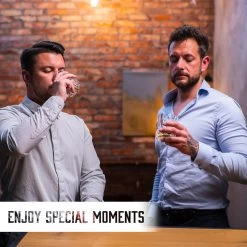 Whisiskey Luxe Whiskey Set - Incl. 2 Whiskey Glazen, 8 Whiskey Stones, 2 Onderzetters, Fluwelen Opbergzak, Opbergbox - Whisky Geschenkdoos - Glas - Herbruikbare IJsblokjes - Cadeau Voor Man & Vrouw -Kook Verkoop 1200x1200 1859