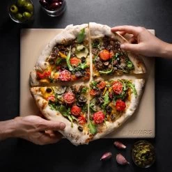 Navaris Pizzasteen XL Voor Oven En Barbecue - Rechthoekige Pizzaplaat 38 X 30 Cm - Inclusief Pizzaschep Met Extra Lang Handvat En Receptenboek 12 Navaris Pizzasteen XL Voor Oven En Barbecue - Rechthoekige Pizzaplaat 38 X 30 Cm - Inclusief Pizzaschep Met Extra Lang Handvat En Receptenboek -Kook Verkoop 1200x1200 292