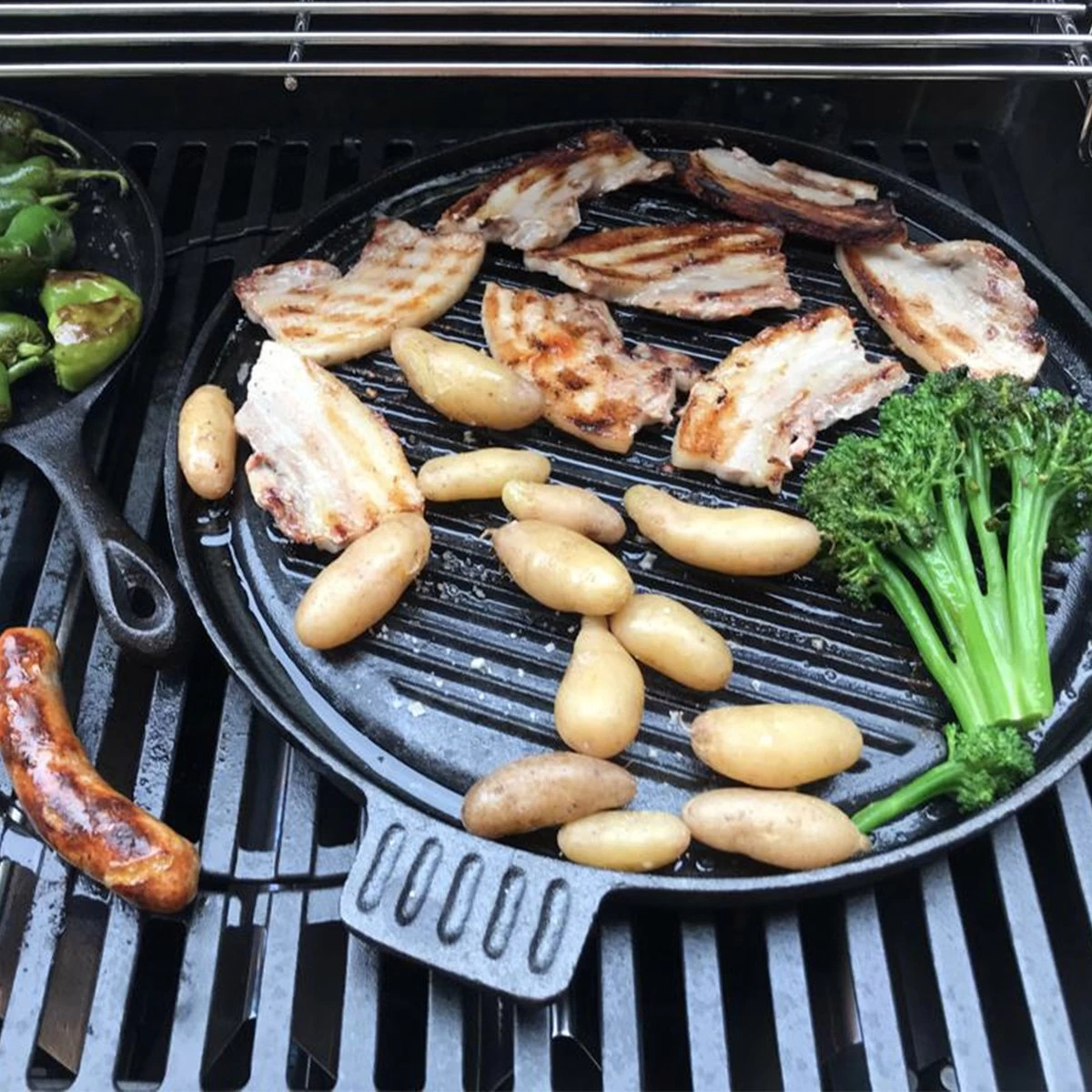 Chefs Cuisine Gietijzeren Grillpan - Grillpan Gietijzer - Gietijzer Bbq Grillpan - Gietijzeren Grillplaat - Pizzasteen - Plancha Gietijzer - Gietijzeren Bakplaat - Rond 36 Cm - Dubbelzijdig 5 Chefs Cuisine Gietijzeren Grillpan - Grillpan Gietijzer - Gietijzer Bbq Grillpan - Gietijzeren Grillplaat - Pizzasteen - Plancha Gietijzer - Gietijzeren Bakplaat - Rond 36 Cm - Dubbelzijdig - Afbeelding 3