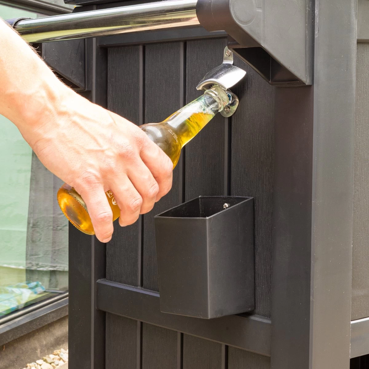 BluMill BBQ Tafel - Inclusief Koelvak 80 Liter - Op Wieltjes - Met Flessenopener - 102 X 46 X 86,5 Cm 7 BluMill BBQ Tafel - Inclusief Koelvak 80 Liter - Op Wieltjes - Met Flessenopener - 102 X 46 X 86,5 Cm - Afbeelding 5