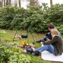 Esschert Design - Driepoot Met Ketting - Haardvuur Accessoires - Staal - Zwart -Kook Verkoop 1200x1200 470