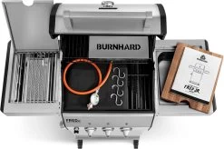Burnhard Gas BBQ FRED JR. Deluxe - 2 Branders - Incl. Keramische Infraroodbrander & Afdekhoes - Deluxe -Kook Verkoop 1200x796 1