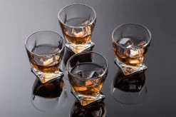 VDN Edam Whiskey Glazen Set Handgeblazen - 4 Whiskeyglazen – Tumbler - Loodvrij Kristal Glas 14 VDN Edam Whiskey Glazen Set Handgeblazen - 4 Whiskeyglazen – Tumbler - Loodvrij Kristal Glas -Kook Verkoop 1200x799 109