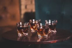 VDN Edam Whiskey Glazen Set Handgeblazen - 4 Whiskeyglazen – Tumbler - Loodvrij Kristal Glas 17 VDN Edam Whiskey Glazen Set Handgeblazen - 4 Whiskeyglazen – Tumbler - Loodvrij Kristal Glas -Kook Verkoop 1200x799 112