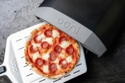 Ooni Pizzaschep Aluminium - Perforated Pizza Peel 12 Inch -Kook Verkoop 1200x800 11