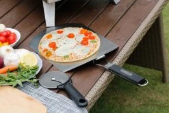 Bighorn Pizzaschep Voor BBQ En Oven-Inklapbare Handgreep -Pizzasnijder- Edelstaal -geschikt Als Broodschep En Ovenschep - SRPT01 -Kook Verkoop 1200x800 9