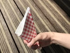 Papieren Frietzak - 30 Stuks - Kleine Patat Maat K14 - Boerenbont - Rode Ruitjes - Puntzak - Patatzak - Traktaties 11 Papieren Frietzak - 30 Stuks - Kleine Patat Maat K14 - Boerenbont - Rode Ruitjes - Puntzak - Patatzak - Traktaties -Kook Verkoop 1200x899 28