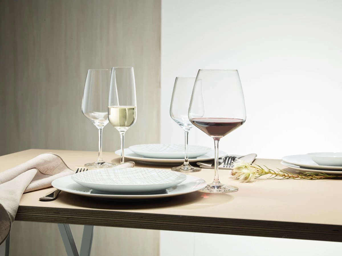 Schott Zwiesel Taste Witte Wijnglas - 0.36 Ltr - 6 Stuks 8 Schott Zwiesel Taste Witte Wijnglas - 0.36 Ltr - 6 Stuks - Afbeelding 6