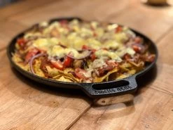 Valhal Outdoor Skillet / Plancha / Koekenpan - Gietijzer - Diameter 35cm, Twee Handvatten, VH35F -Kook Verkoop 1200x900 14