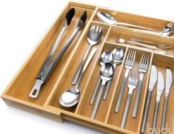 Budu Uitschuifbare Bamboe Bestekbak #43 (43 Cm Diep) - Bestekcassette Hout - Besteklade - 43 X 32,2 - 53 Cm - 6/8 Vakken -Kook Verkoop 1200x923 4