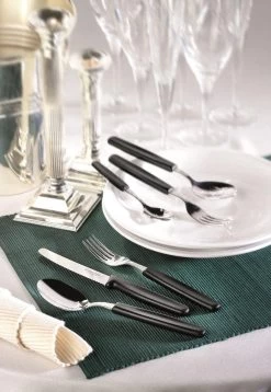 Victorinox Swiss Classic Tafelmessenset - 11cm - 3-delig - Zwart - Gekarteld - RVS En Kunststof -Kook Verkoop 827x1200 2